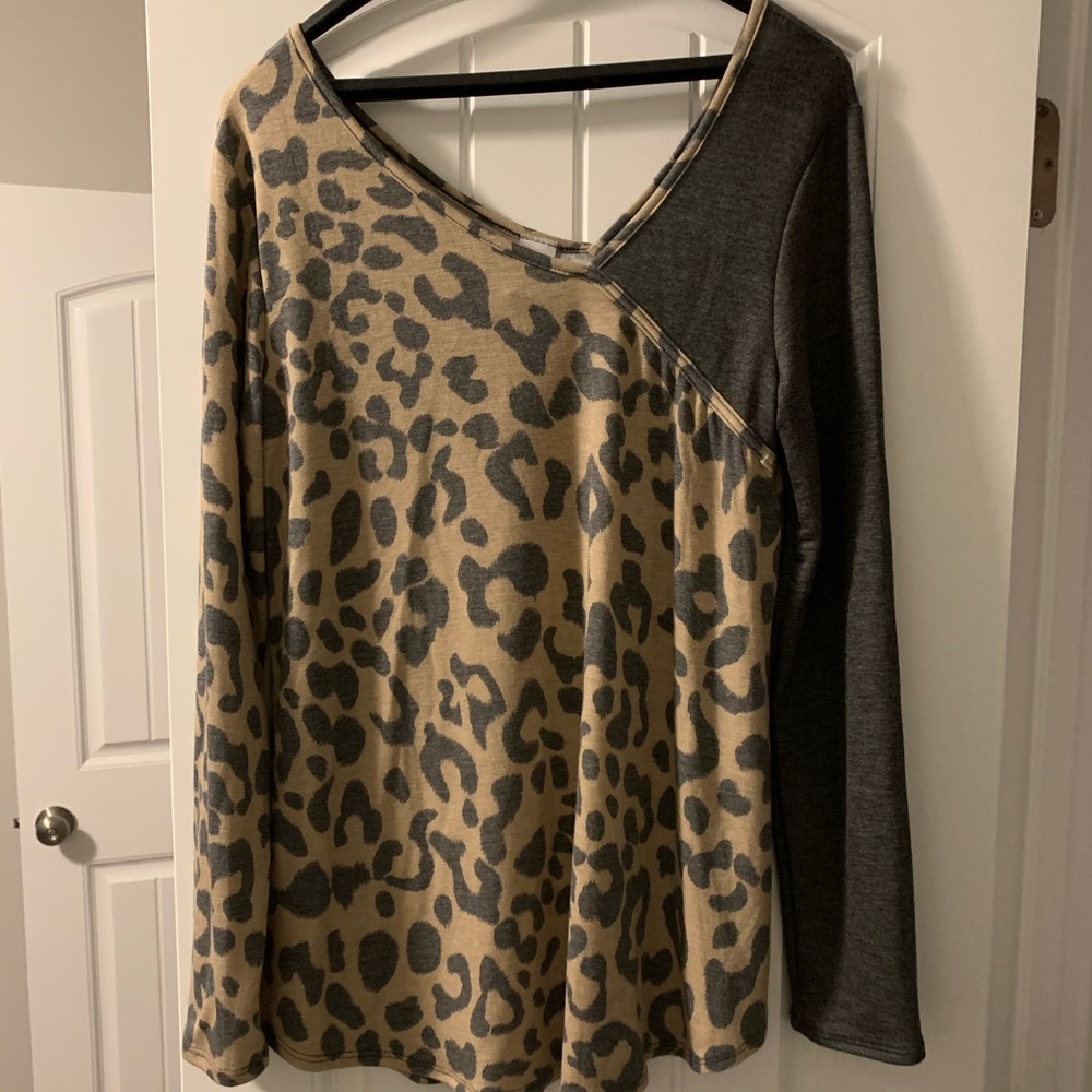Long sleeve animal print top